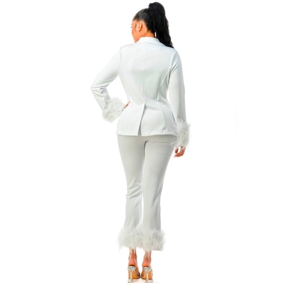 NWT 2PC ULTRA White Suit - Picture 3 of 3